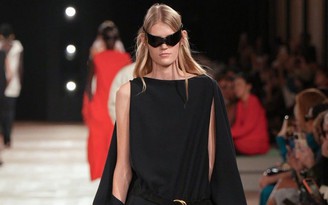 Trang phục không phom dáng lại gây sốt trong mùa mới