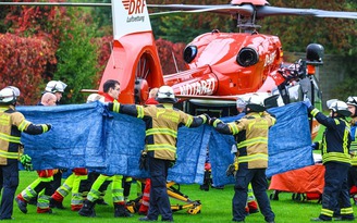 Thị trưởng vừa đắc cử bị đâm nguy kịch tại nhà ở Đức