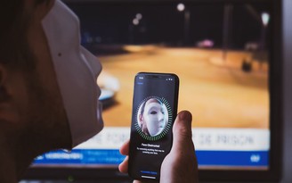 iPhone giúp phá đường dây buôn lậu lớn tại Anh