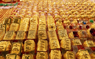 Đi máy bay có được mang vàng không?