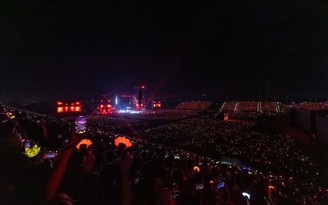 Điều gì khiến fan 'lụy' G-DRAGON 2025 WORLD TOUR [Übermensch] in Hanoi, presented by VPBank
