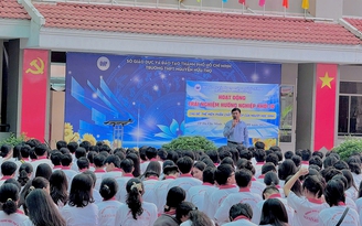 Ngày Nhà giáo Việt Nam: Hành trình vừa rèn vừa dạy, vừa thương vừa nghiêm