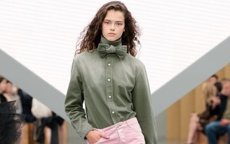 Những thiết kế và cách phối áo cổ cao mùa lạnh bạn nhất định 'phải biết'