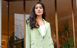Áo blazer sắc pastel hợp mọi phong cách, từ công sở đến đường phố