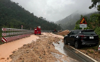 Sạt lở trên tuyến đường Đà Lạt - Nha Trang, 6 người tử vong