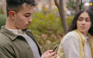 Chatbot AI khiến luật pháp Mỹ phải viết lại tiêu chuẩn hôn nhân