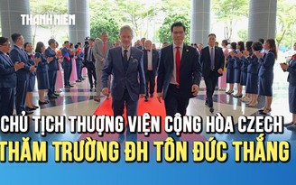 Chủ tịch Thượng viện Cộng hòa Czech trao kỷ niệm chương cho hai nhà giáo Trường ĐH Tôn Đức Thắng