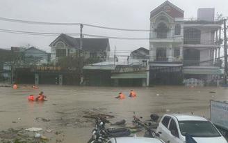 Ngập lụt ở Quy Nhơn có nguy cơ vượt đỉnh lũ lịch sử 2009