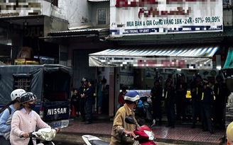 Công an xuất hiện tại tiệm vàng nổi tiếng ở Buôn Ma Thuột