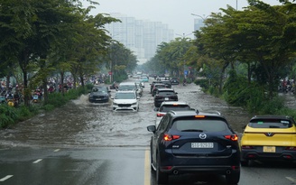 Hôm nay triều cường ở TP.HCM đạt đỉnh, thời tiết mát mẻ 'như Noel cận kề'