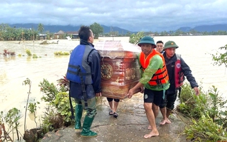 Cập nhật mưa lũ ở miền Trung: 85 người chết và mất tích