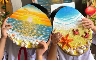 Kỹ nghệ độc lạ: Lạ lẫm dòng tranh 'gắn kết tự nhiên'