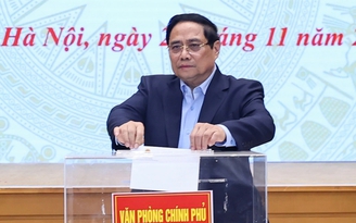 Thủ tướng và lãnh đạo Chính phủ ủng hộ đồng bào miền Trung