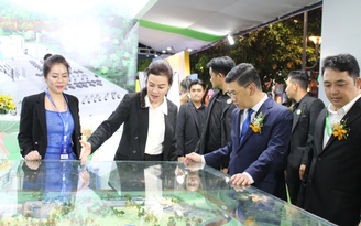 VWS triển lãm mô hình xử lý rác hiện đại, người dân TP.HCM hào hứng tham quan