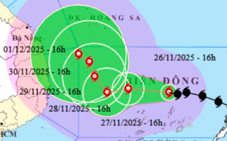 Bão số 15 mạnh lên 2 cấp sau 18 tiếng vào Biển Đông