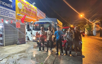 Chuyến công tác đặc biệt của nhóm thợ TP.HCM