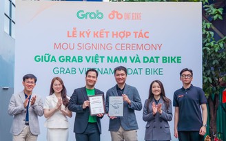 Grab bắt tay Dat Bike: Phổ cập xe điện bằng 'người kiểm chứng' khó tính nhất