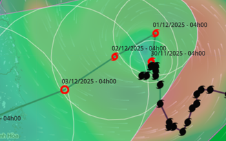 Bão số 15 đổi hướng 2 lần, đi thẳng vào miền Trung, gây mưa lớn