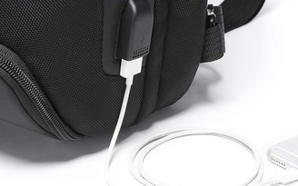 Cổng USB trên một số balo có thể làm được gì?