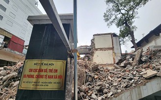 Phá dỡ công trình phục vụ dự án quảng trường, công viên cạnh hồ Hoàn Kiếm
