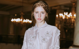 Sơ mi công sở và những phong cách mới mẻ từ văn phòng đến đường phố