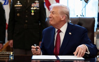 Ông Trump tăng tốc ký sắc lệnh, nhiều hơn cả 4 năm nhiệm kỳ đầu