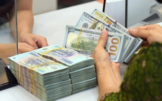 Giá USD hôm nay 19.12.2025: Đô la trong ngân hàng giảm nhưng vẫn kịch trần