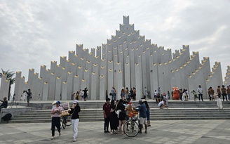 Hàng rong gây cảnh nhếch nhác ở dự án ngàn tỉ Bãi Sau Vũng Tàu