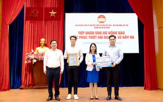 Danone Việt Nam trao tặng 90.000 hộp sữa Aptamil KID UHT cho trẻ em vùng bão lũ