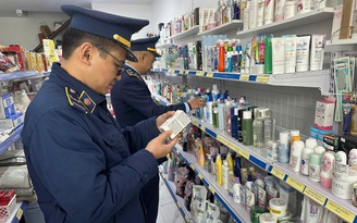 Quản lý thị trường lên mạng xã hội bắt lậu, hàng giả bán online