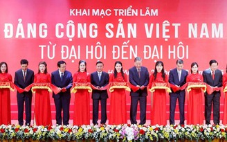 Khai mạc triển lãm 'Đảng Cộng sản Việt Nam - Từ Đại hội đến Đại hội'