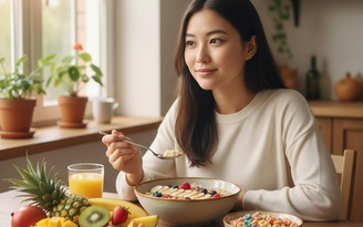 Chuyên gia dinh dưỡng: Người có cholesterol cao nên ăn sáng vào thời điểm này