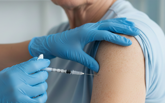 3 loại vắc xin người lớn tuổi nên tiêm