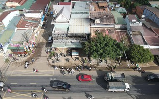 Cháy nhà 4 người tử vong ở Đắk Lắk: Cháu bé còn sống sót được chuyển đến TP.HCM điều trị