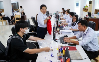 TP.HCM gấp rút sắp xếp lại công chức phường, xã