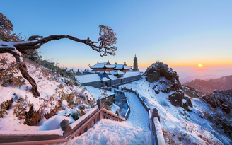 Trời chiều lòng du khách dịp tết tây