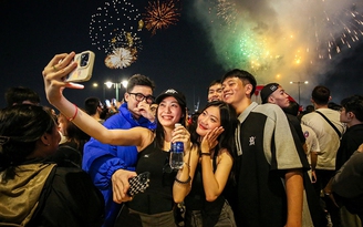 Cả nước tưng bừng đón kỷ nguyên mới