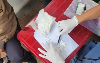 Thông đồng với em họ, chiếm đoạt ma túy của người yêu cũ để sử dụng