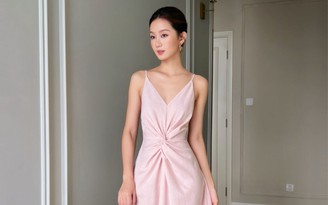 Đầm xoắn, chút nhấn nhá mềm mại cho ngày xuống phố thêm xinh