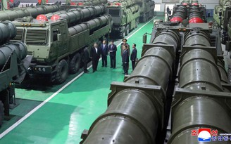 Triều Tiên phát triển tổ hợp rốc két phóng loạt mới