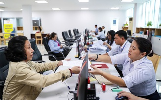 Phường, xã ở TP.HCM lúng túng khi sắp xếp lại công chức