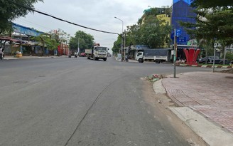 Đường chưa có vạch phân làn