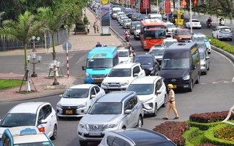 Ùn tắc giao thông tại Nha Trang 'gây khó' cho du lịch