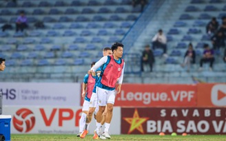 Hà Nội thay tướng, Duy Mạnh và Thành Chung hay Tuấn Hải đá hay như AFF Cup được không?