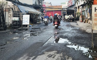 Đường xuống cấp, đi lại khó khăn
