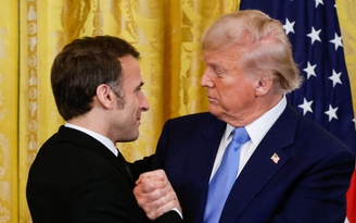 Được ông Macron kêu gọi ‘đừng yếu đuối’, ông Trump đã tỏ ra mạnh mẽ?