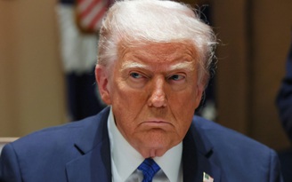 Ông Trump bảo vệ cố vấn vụ thêm nhầm nhà báo vào nhóm chat mật