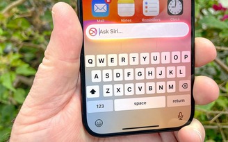 Apple trì hoãn tính năng AI quan trọng của Siri