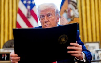 Ông Trump tạm dừng áp thuế đối ứng 90 ngày