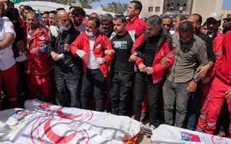 Israel chỉ thừa nhận 'sai sót, hiểu nhầm' sau vụ giết 15 nhân viên y tế Gaza